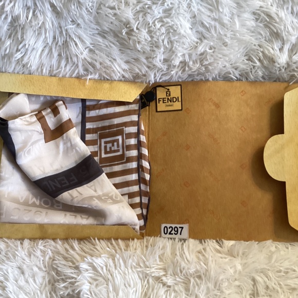 Fendi Scarf - Picture 4 of 4